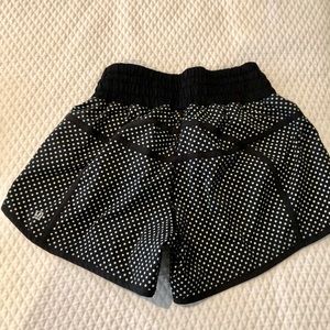 Lululemon tracker shorts